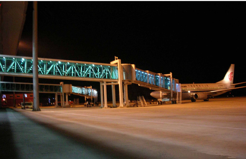 登機橋.jpg